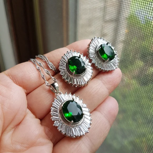 Swarovski Elements 925 Silver Emerald Green Oval Baguette Starburst Earrings NEW - Picture 3 of 12